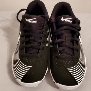 Nike Fastflex Girls Softball Cleats